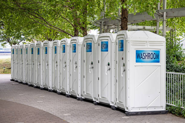 Best Portable restroom trailer rental  in Sandoval, IL